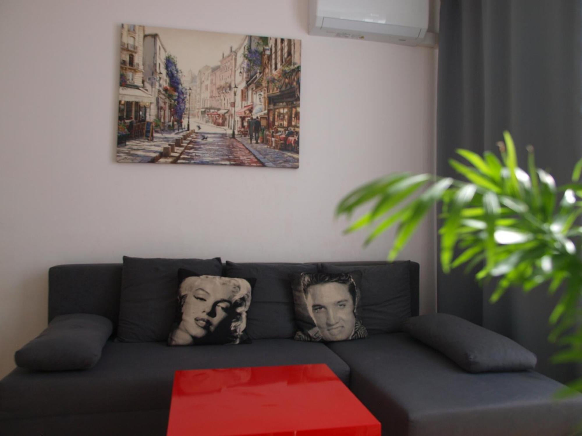 Apartament Rondo Onz ワルシャワ エクステリア 写真